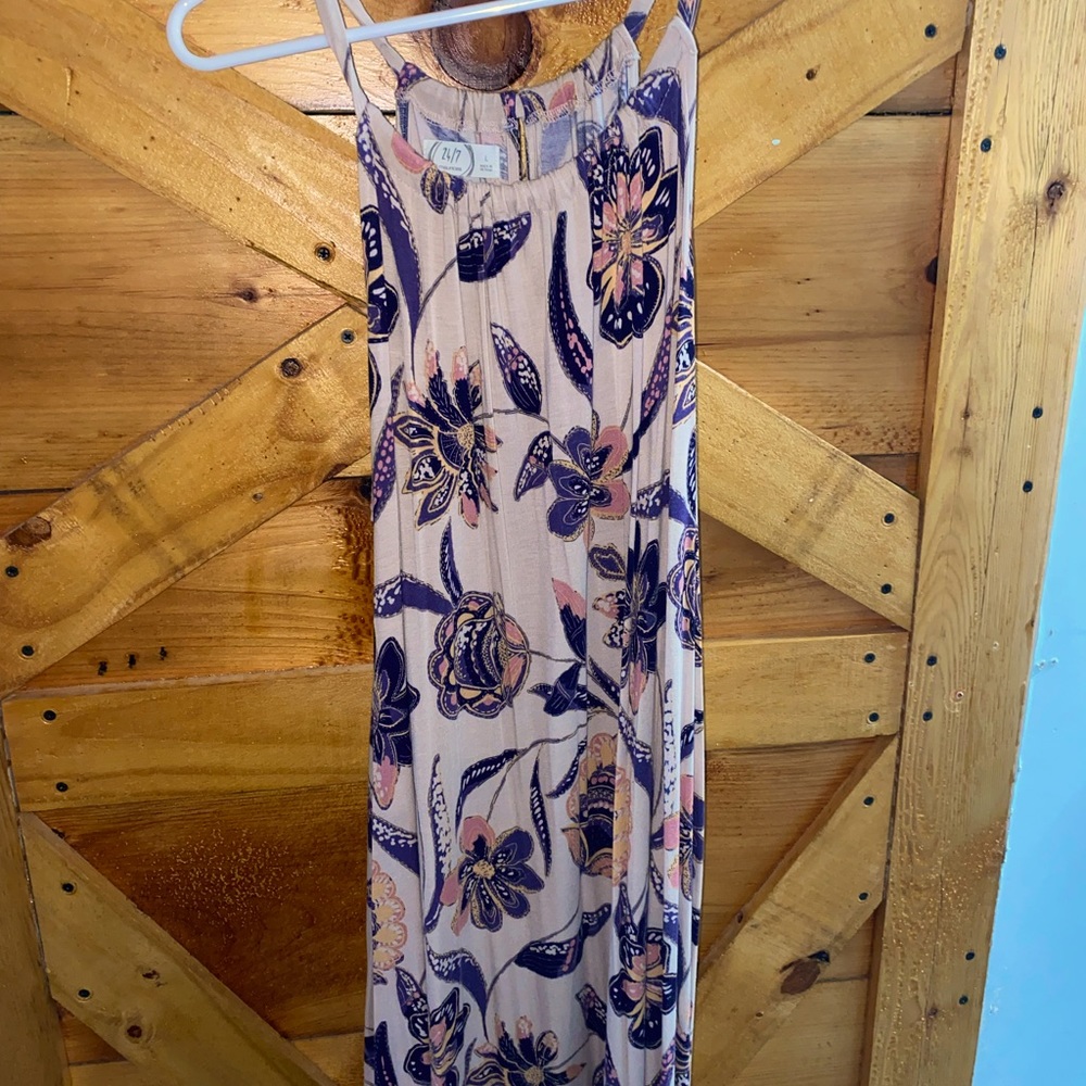 Selling a Maurice’s 24/7 dress. It is a Lg